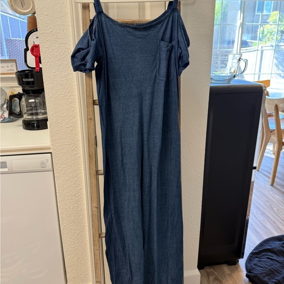 cloth & stone Dresses & Skirts - CLOTH & STONE Maxi Dress
COLD SHOULDER Nila Blue
Ombre